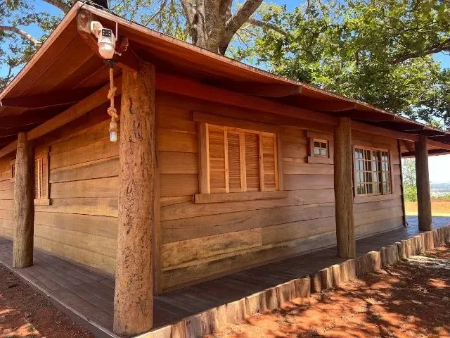 Imagem 1: Chácara 2000M², Casa de Madeira, 3Q, Área Gourmet, Piscina, Tanque Peixe, Aragoiânia