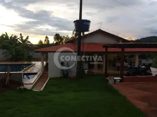 Imagem 2: Rural Fazenda / sítio com 3 dormitórios