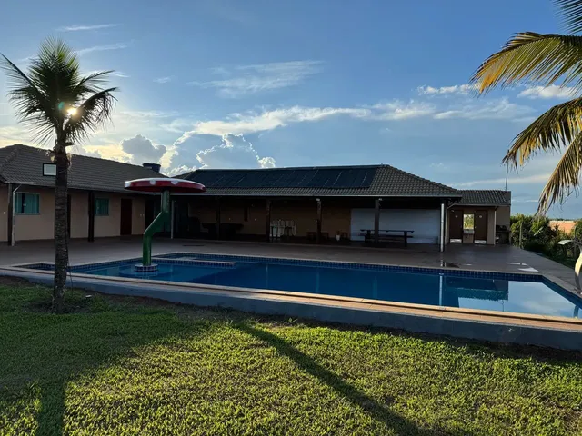 Imagem: A chácara possui 2 Dormitórios, 3 Banheiros, 3.300.000m²