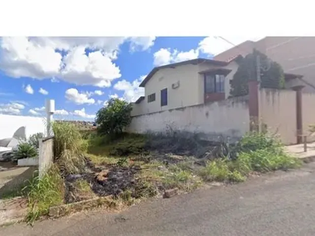 Imagem: O terreno possui 470m² de Área e está localizado em Vila