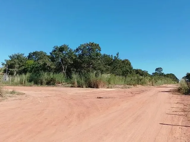 Imagem: O terreno possui 901m² de Área e está localizado em