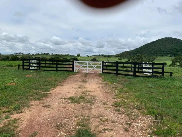 Imagem: A fazenda possui 2 Dormitórios, 250m² de Área e está