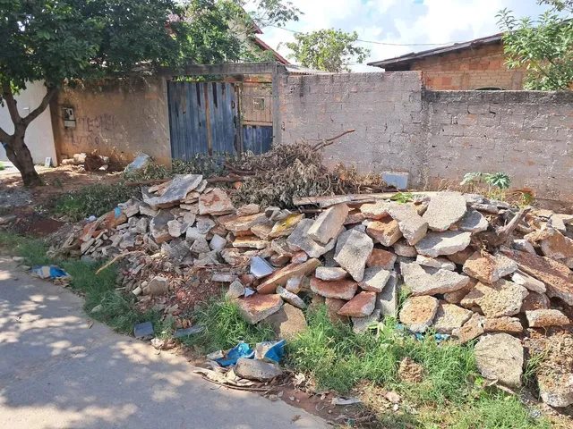 Imagem: Vende-Se Um Lote na Rua Montevideu Quadra