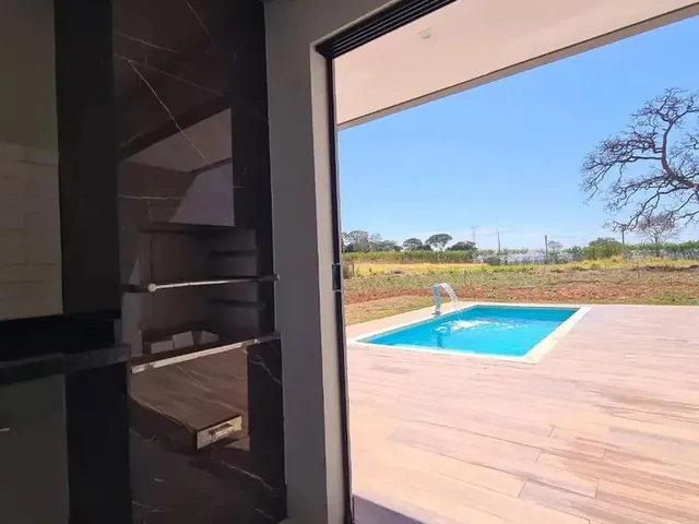 Imagem 14: Imóvel para Venda Possui 1746 Metros Quadrados com 3 Quartos em Centro - Trindade - Go