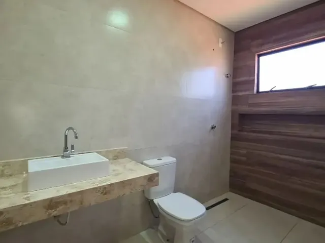 Imagem 5: Imóvel para Venda Possui 1746 Metros Quadrados com 3 Quartos em Centro - Trindade - Go