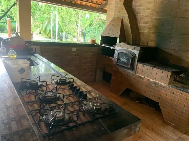 Imagem 3: Seu Refúgio no Campo! Chácara com Casa de 3 Quartos e Piscina Aquecida