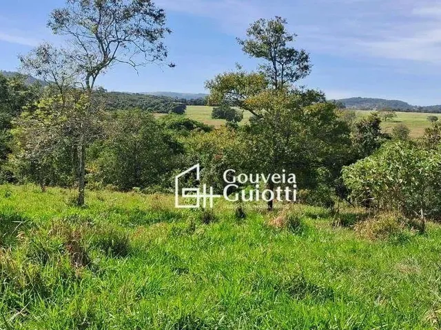 Imagem: A fazenda possui 2 Dormitórios, 72.600m² de Área e está