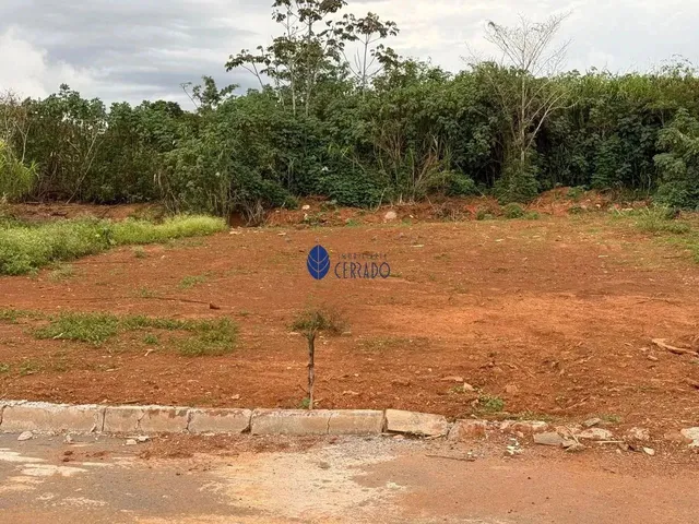 Imagem: O terreno possui 200m² de Área e está localizado em