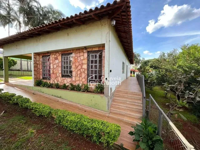 Imagem: A fazenda possui 3 Dormitórios, 2 Suítes, 3.000m² de