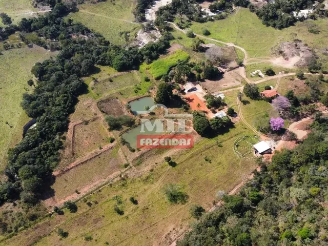 Imagem: A fazenda possui 3 Dormitórios, 2 Banheiros, 500m² de