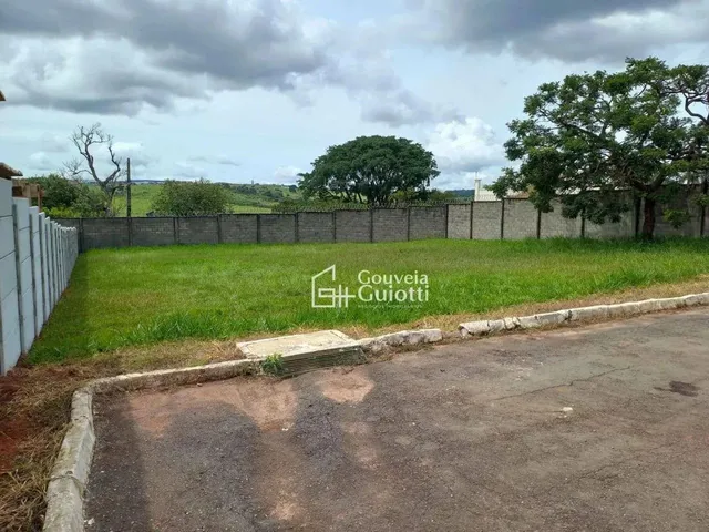 Imagem: O terreno possui 716m² de Área e está localizado em