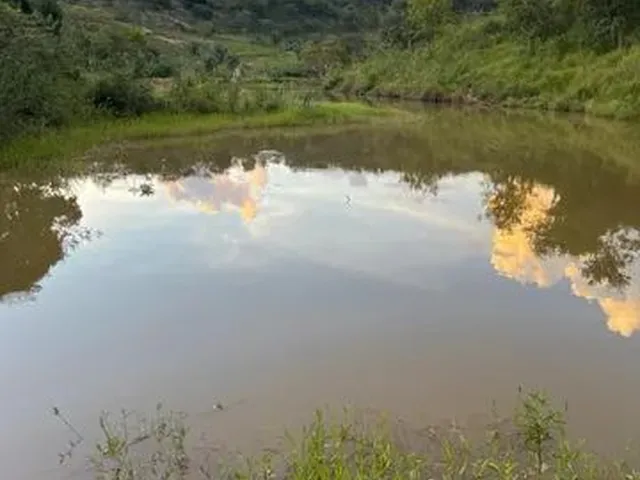 Imagem: Terreno com Lagoa em Jaboticatubas