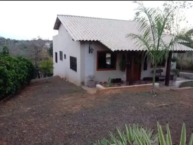 Imagem 1: Sitio em Estilo Rústico em Lote de 2.070M², em Condomínio com Portaria 24H