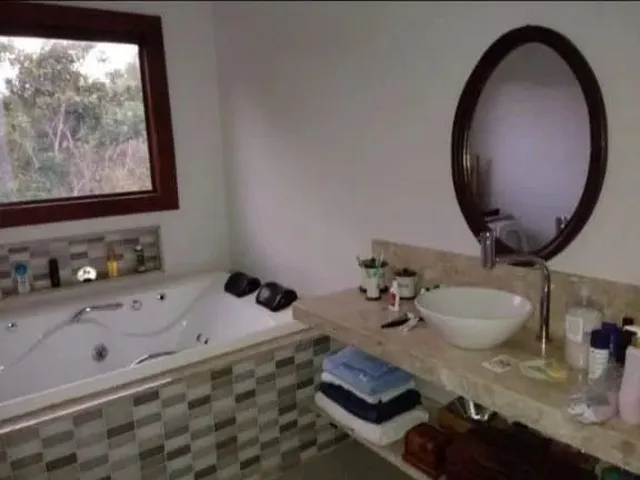 Imagem 2: Sitio em Estilo Rústico em Lote de 2.070M², em Condomínio com Portaria 24H