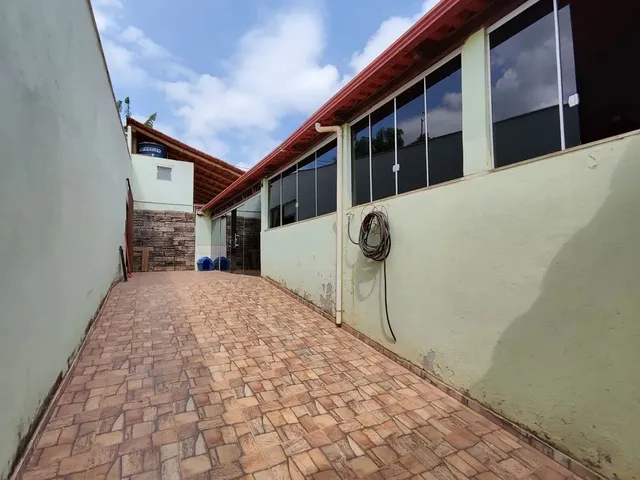 Imagem 5: Casa com Piscina e Quintal para Venda