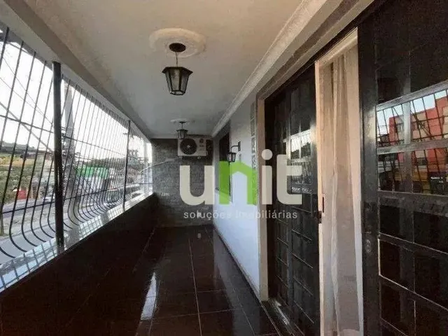 Imagem: Sobrado com 4 Dormitórios À Venda, 129