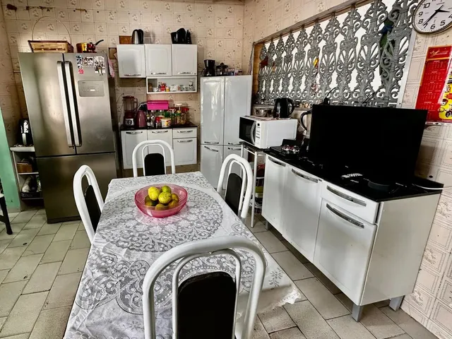Imagem 4: Casa À Venda, 3 Quartos Sendo 1 Suíte no Bairro de Candelária, Próxima Ao Bairro