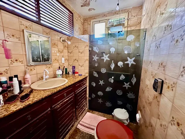 Imagem 14: Casa À Venda, 3 Quartos Sendo 1 Suíte no Bairro de Candelária, Próxima Ao Bairro