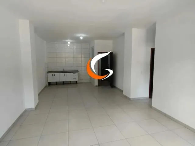 Imagem: Aluguel de Ampla Casa Tipo Apto com 2 Qtis