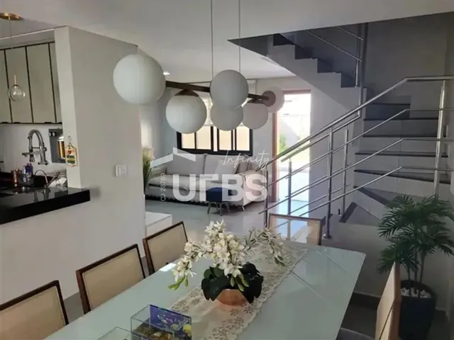 Imagem 2: Sobrado em Condomínio, 3 Quartos, Um Suite com Closet, 2 Vagas de Garagem, 148 Mts² De