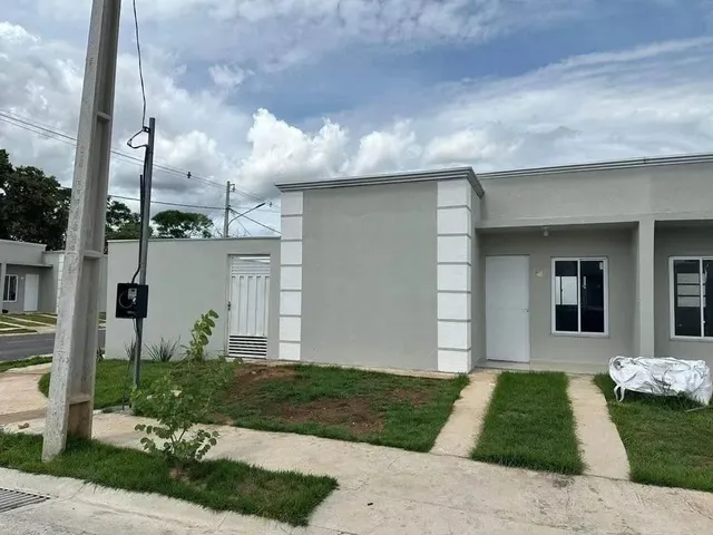 Imagem: Casa de Esquina À Venda Condomínio Athenas