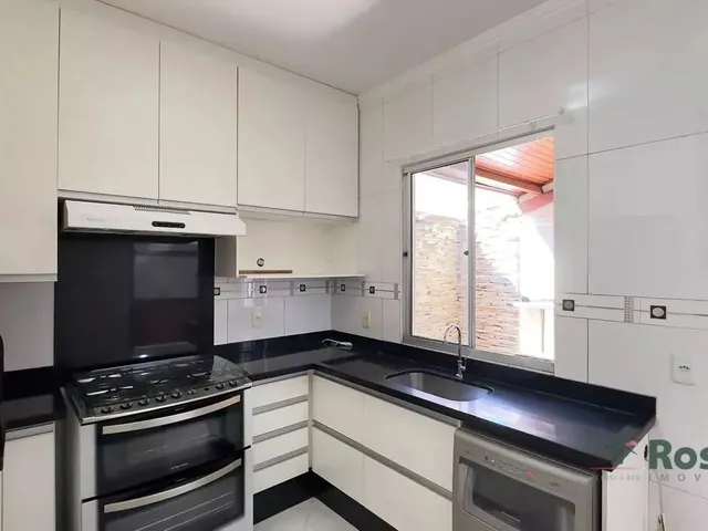 Imagem 9: Sobrado com 3 Quartos Sendo 2 Suítes, com Armários Planejados no Condomínio Villa Di
