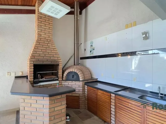 Imagem 7: Sobrado com 3 Quartos Sendo 2 Suítes, com Armários Planejados no Condomínio Villa Di