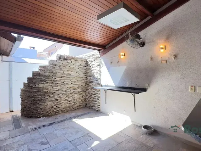Imagem 12: Sobrado com 3 Quartos Sendo 2 Suítes, com Armários Planejados no Condomínio Villa Di