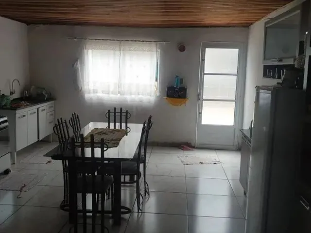 Imagem 2: Casa com 2 Quarto(S) no Bairro Grande Terceiro em . - Mt
