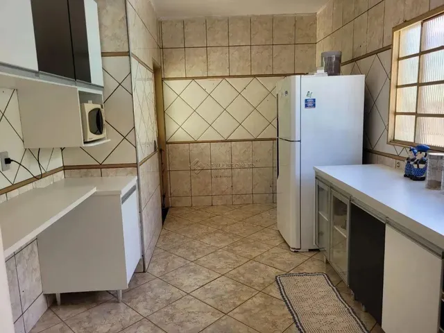 Imagem 14: Imóvel para Venda com 200 M² com 3 Quartos em Morada da Serra - Cuiabá - Mt
