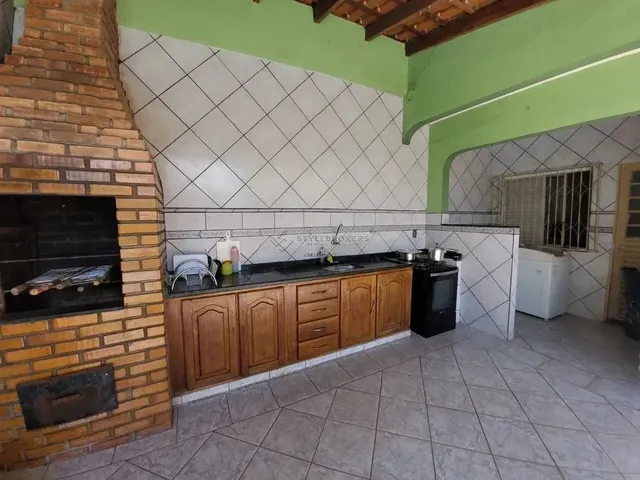 Imagem 3: Imóvel para Venda com 200 M² com 3 Quartos em Morada da Serra - Cuiabá - Mt
