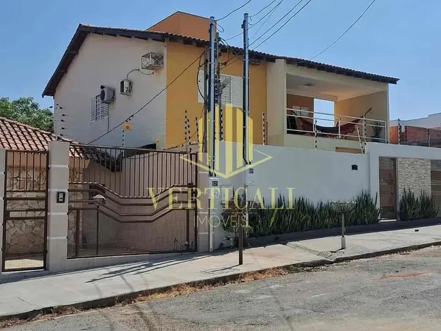 Imagem 1: Casa Duplex À Venda, com Ampla Varanda e Espaços Integrados, Jardim Shangri-La