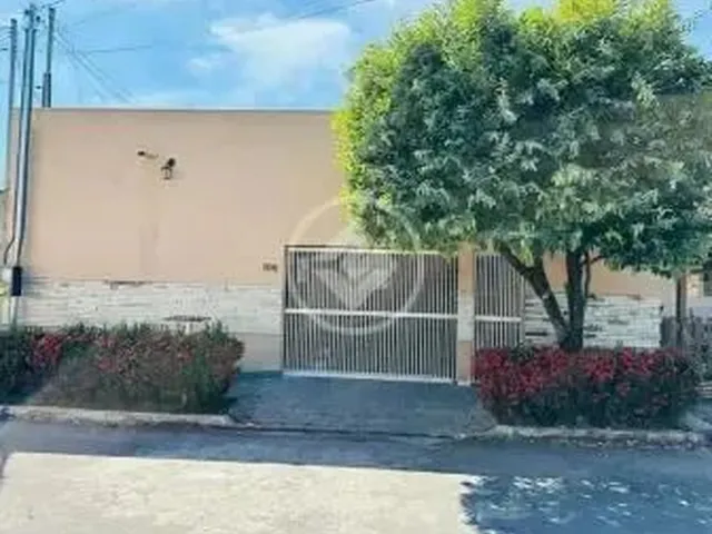 Imagem 1: Vende-Se Casa em Condominio - 3 Quartos Sendo Uma Suíte e Um Banheiro Social - Casa Com