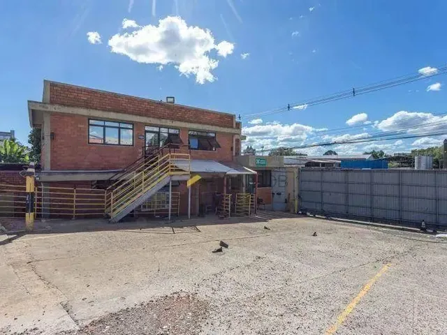 Imagem: O terreno possui 9.500m² de Área e está localizado em