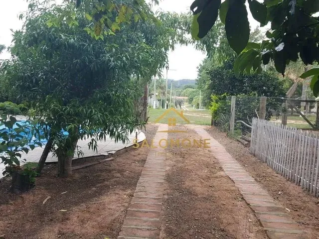 Imagem: Casa com Piscina em Condomínio Fechado
