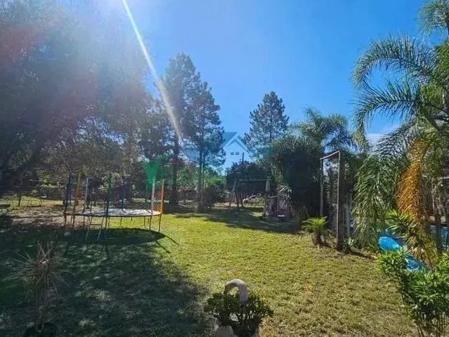 Imagem 12: Velleda Oferece Belo Sítio com Casa Aconchegante e Amplo Terreno, Refúgio em Águas