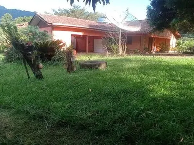 Imagem 2: Chácara com Casa , Rio nos Fundos,Roças