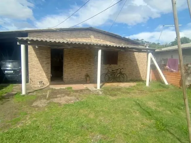 Imagem: O terreno possui 2 Dormitórios, 2 Banheiros, 328m² de