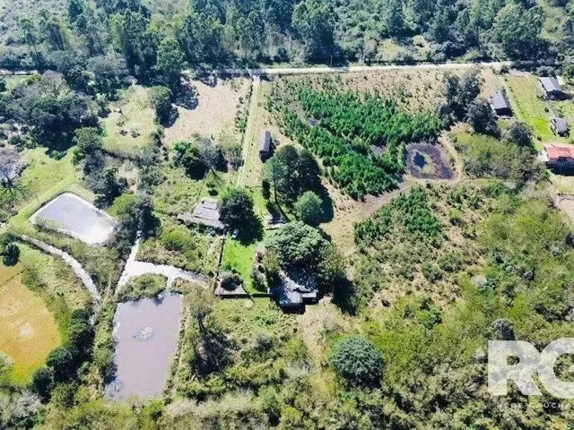 Imagem: A fazenda possui 2 Dormitórios, 2 Banheiros, Acomodam 120