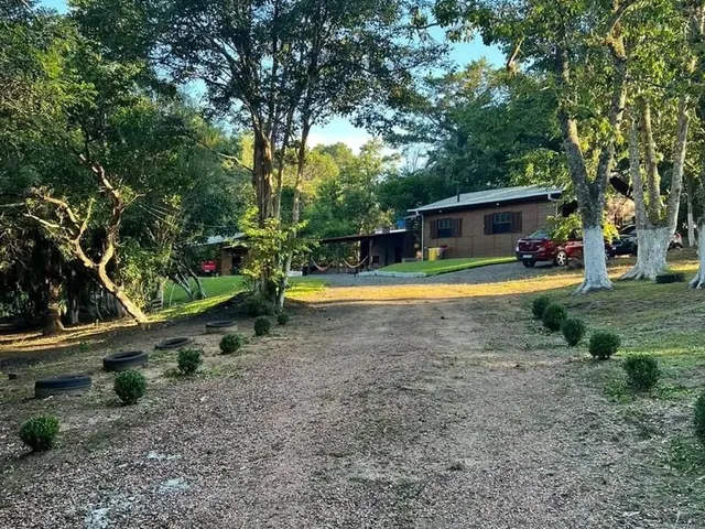 Imagem: A fazenda possui 3 Dormitórios, 2 Banheiros, 62m² de
