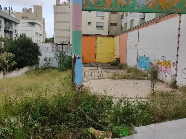 Imagem: Terreno com 5 Dormitorio(S) Localizado(A)