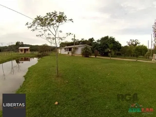 Imagem: A fazenda possui 4 Dormitórios, 2 Banheiros, 28.570m² de