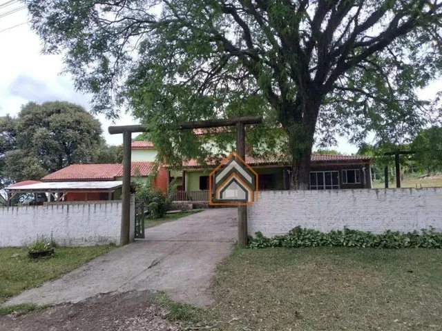 Imagem: A fazenda possui 3 Dormitórios, 2 Banheiros, 150m² de