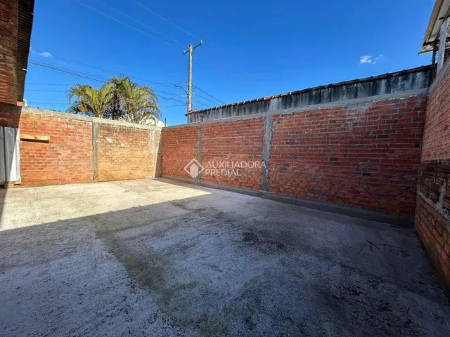 Imagem 6: Terreno Murado com Área Construída para Locação
