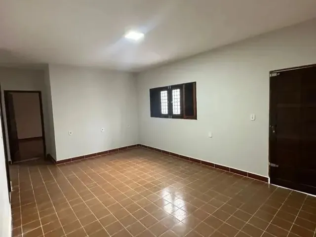 Imagem 10: Casa Térrea para Locação em Arapiraca, Baixão, 4 Dormitórios, 1 Suíte, 3 Banheiros