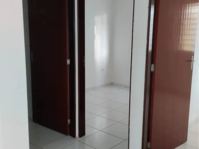 Imagem: O apartamento possui 2 Dormitórios, 1 Banheiro, 1 Vaga na