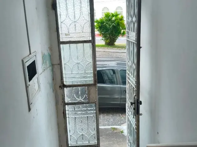 Imagem 4: Aluga-Se Casarão. Área de serviço, 3 Banheirose4 Dormitórios