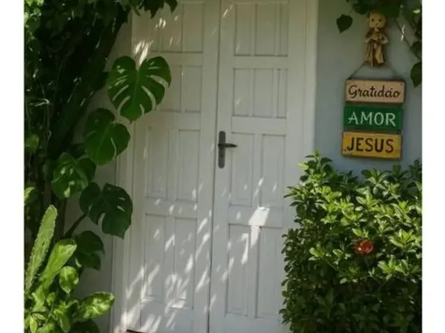 Imagem: A casa possui 2 Dormitórios, 2 Banheiros, 1 Vaga na