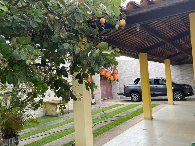 Imagem: Linda Casa com Quatro Quartos e Piscina