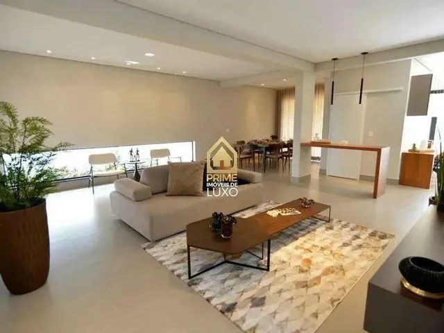 Imagem: Casa À Venda, 3 Quartos, 1 Suíte, 4 Vagas